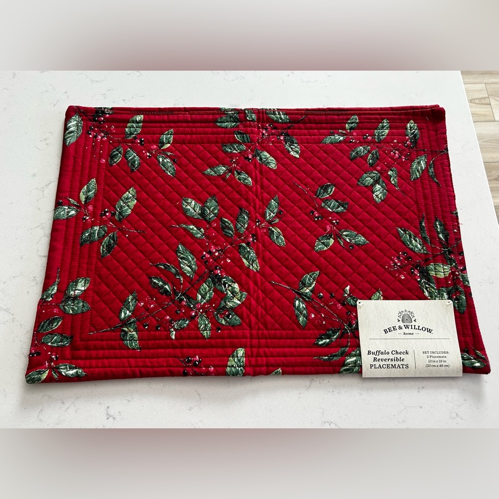 Bee & Willow Red Quilted Placemat Reversible NWT (2)
